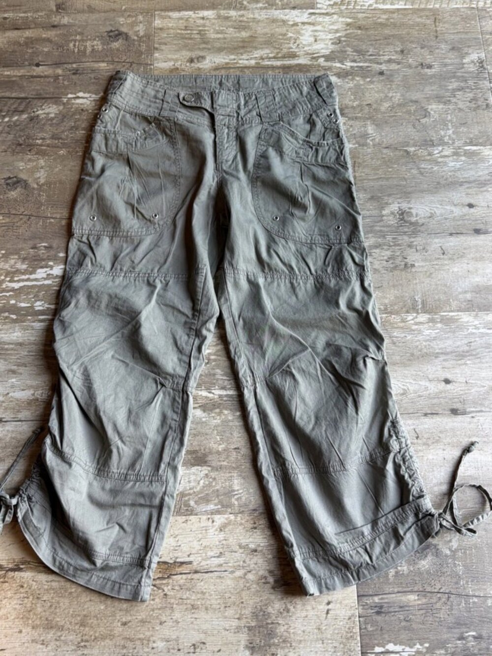 VTG DILLARD’S Hippie Y2K Cargo Capri Pants Army Green Women’s 28